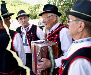 Pálenie vatry so športovým popoludním - august 2016