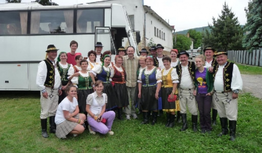 Vystúpenia skupín Hradek- ženy a muži 