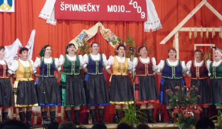 Vystúpenia skupín Hradek- ženy a muži